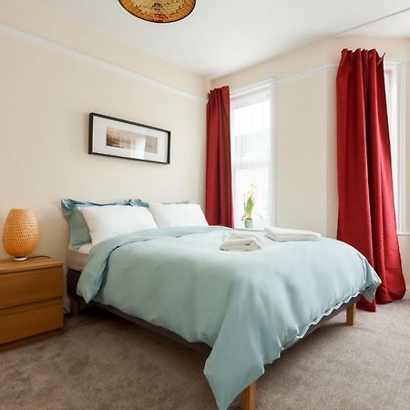 Stylish Town Centre Apartment Close To Beach And Shops ボーンマス エクステリア 写真