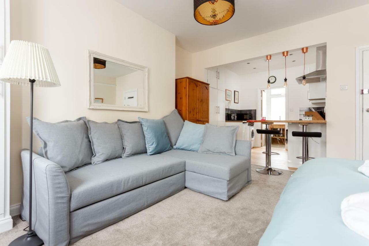 Stylish Town Centre Apartment Close To Beach And Shops ボーンマス エクステリア 写真
