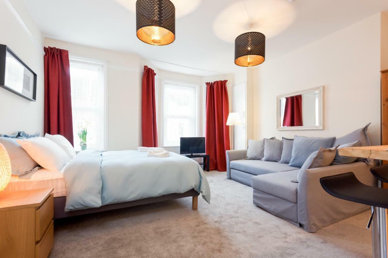 Stylish Town Centre Apartment Close To Beach And Shops ボーンマス エクステリア 写真