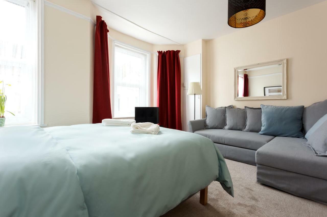 Stylish Town Centre Apartment Close To Beach And Shops ボーンマス エクステリア 写真