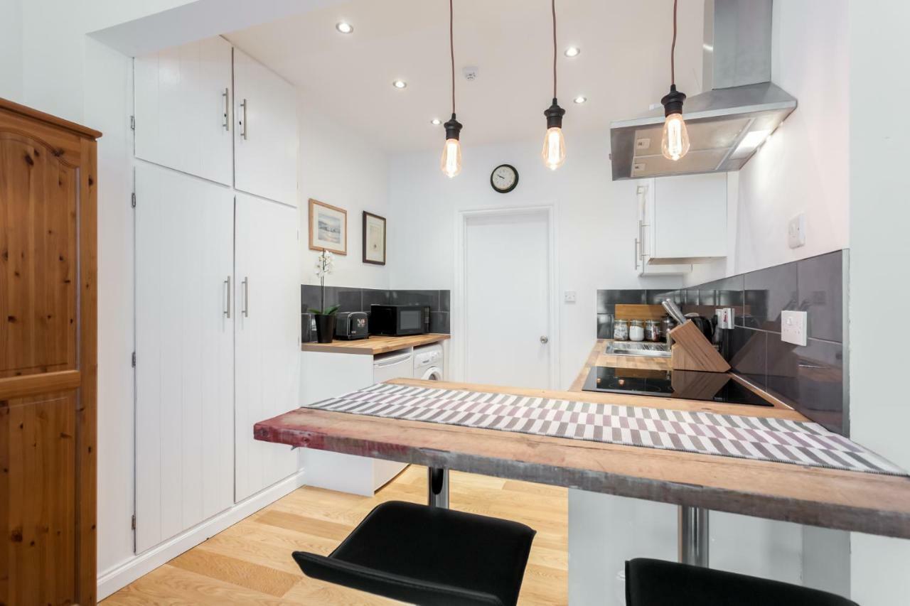 Stylish Town Centre Apartment Close To Beach And Shops ボーンマス エクステリア 写真