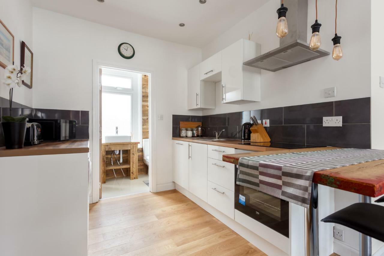 Stylish Town Centre Apartment Close To Beach And Shops ボーンマス エクステリア 写真